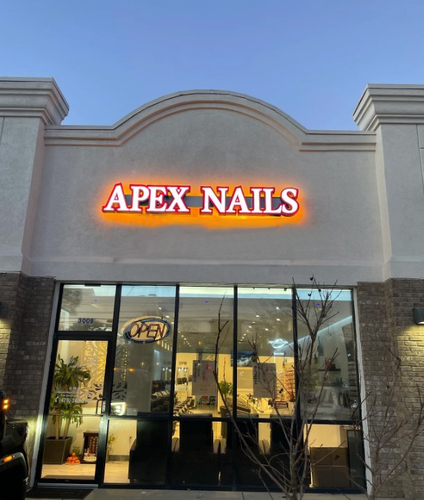 nail salon in Lawrenceville 30046